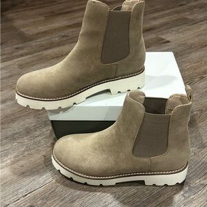 Stylish Oasis Society Suede Tan Ankle Boots for Women 7.5